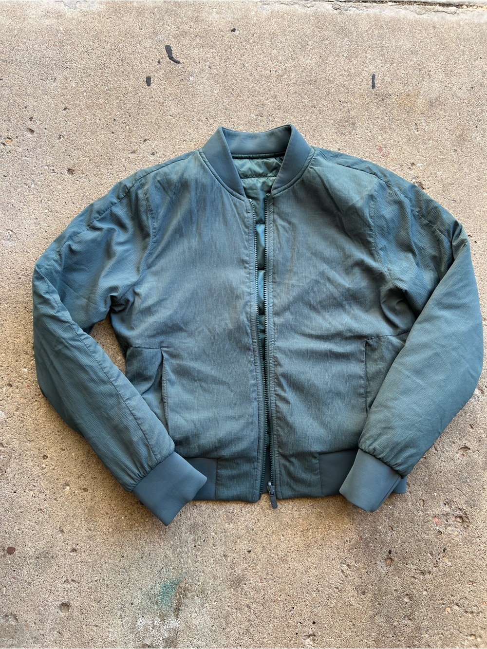 Lululemon reversible puffer jacket size 6